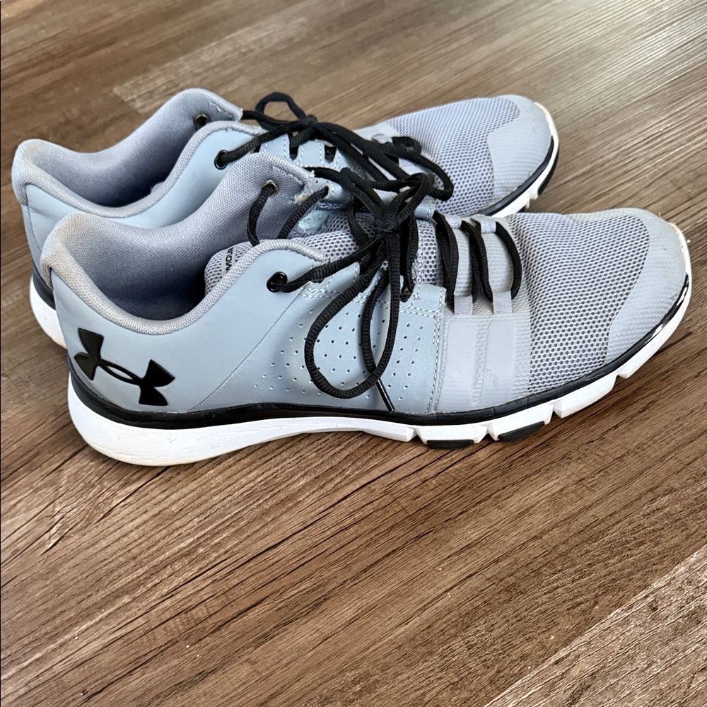 Under Armour Light Gray Running Shoes
